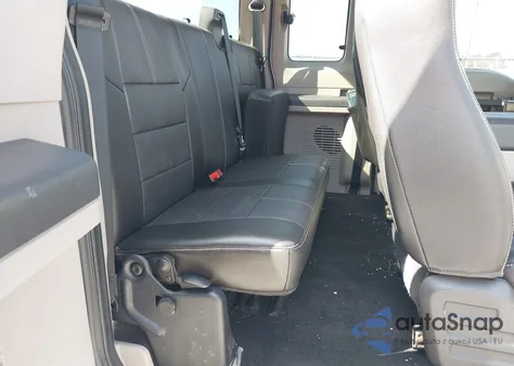 2009 Ford F-250 Fx4 z USA, uszkodzony, nr VIN 1FTSX21549EA86651